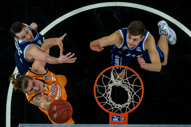 他是一个一 他是一个一